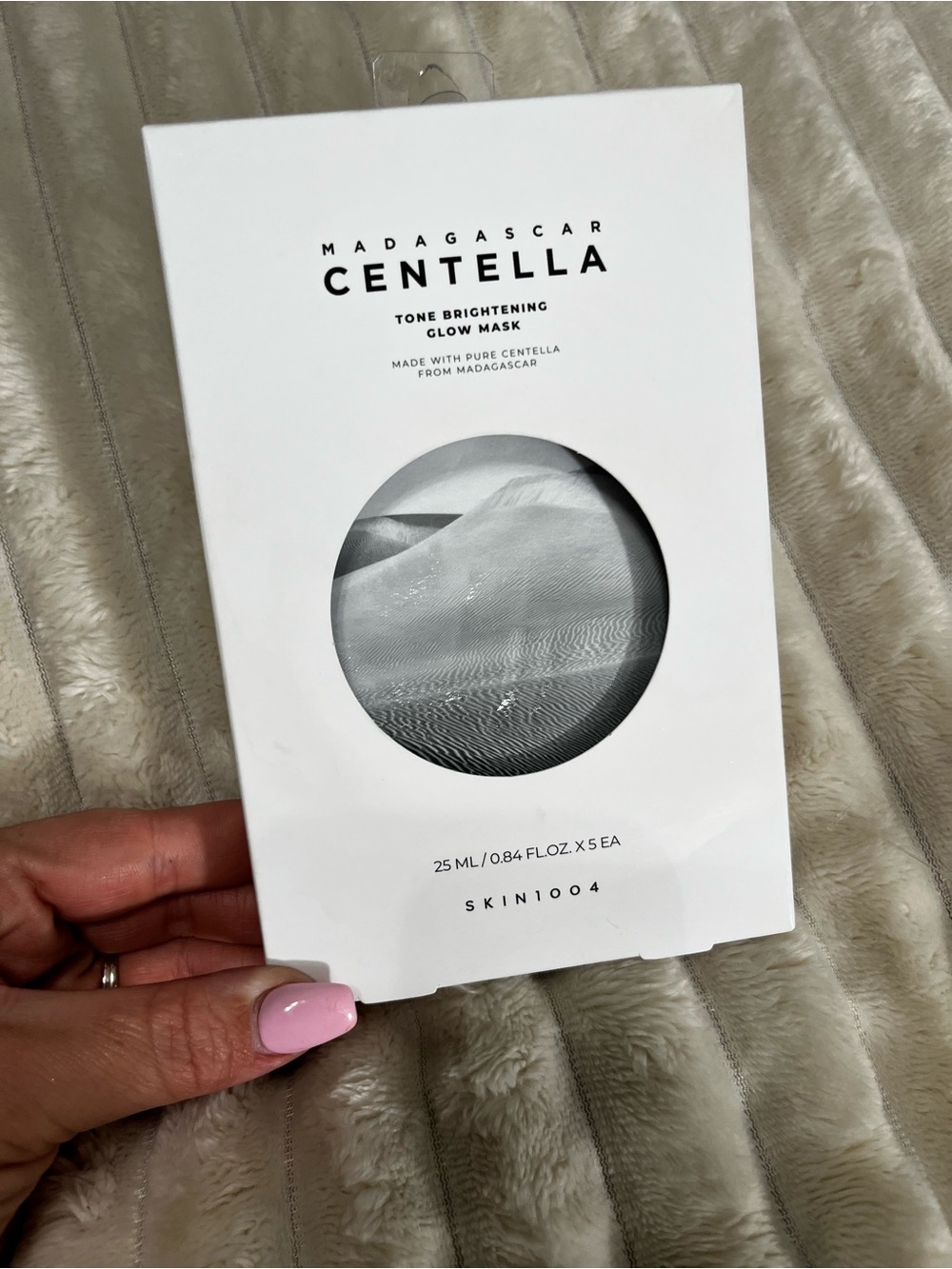 Madagascar Centella Tone Brightening Glow Mask - White
